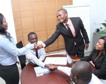 Colleagues-meeting-1697899